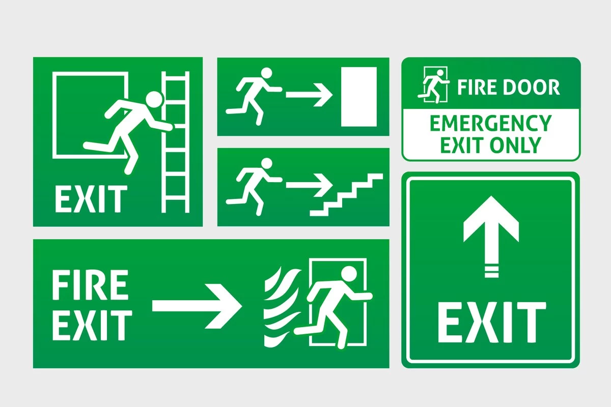 sign tentang evakuasi darurat warna hijau