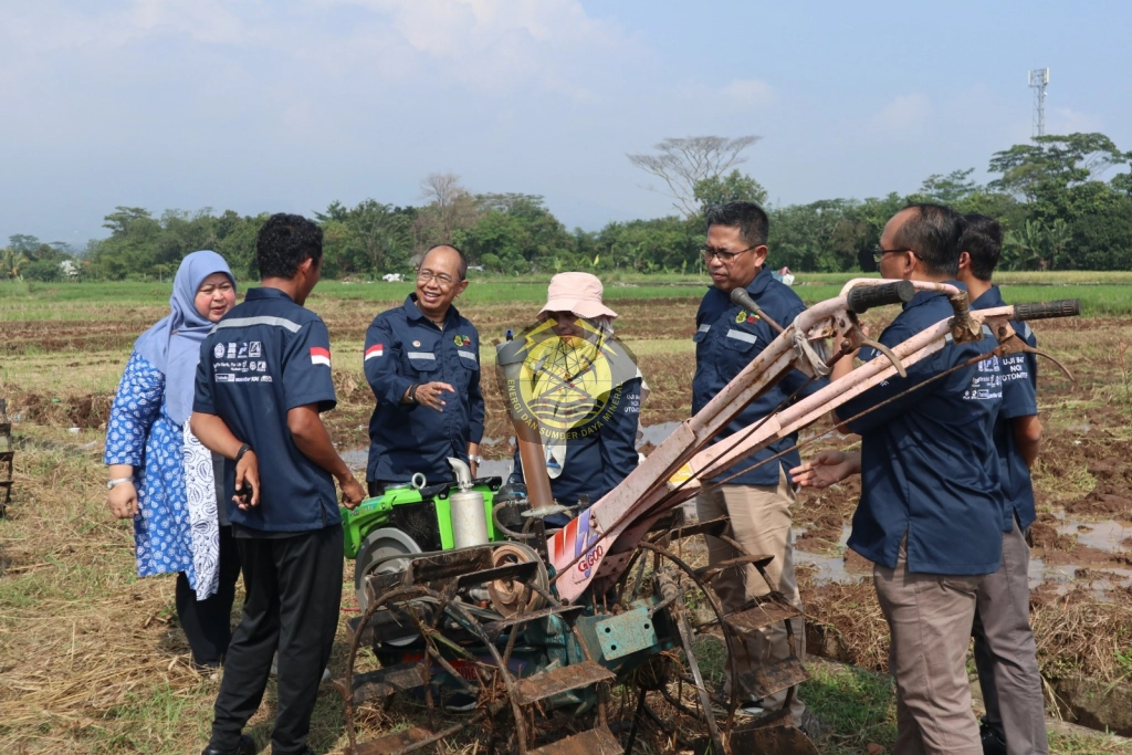 bahan bakar traktor dengan biodiesel b40 