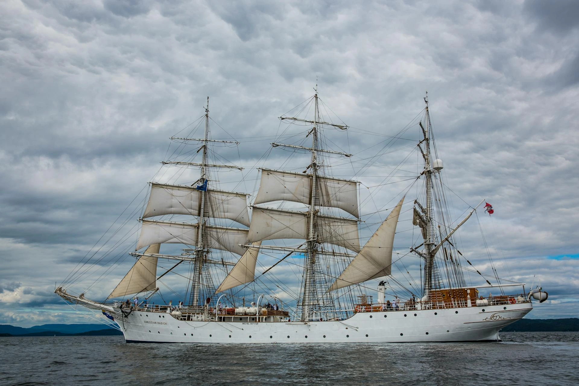 Ballast Kapal