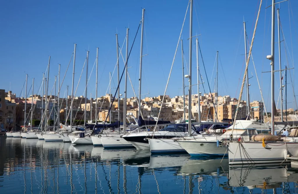 perbedaan harbor dan port