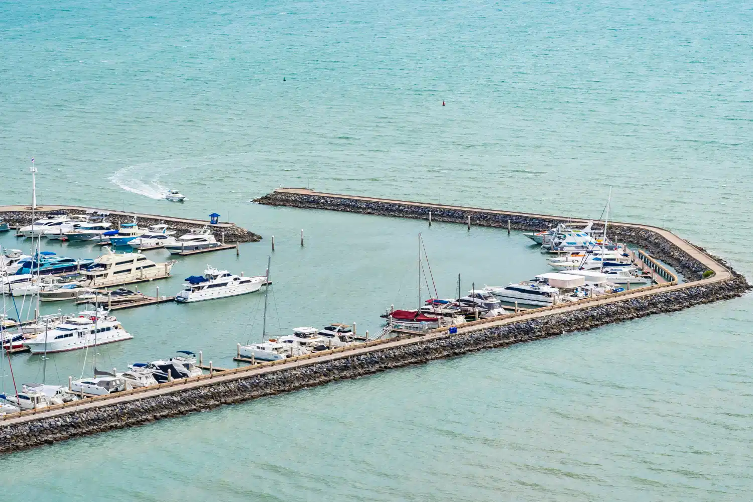 perbedaan antara harbor dan port
